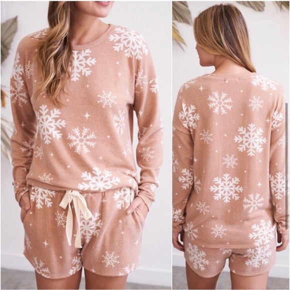LAST ONE: Women’s ultra soft hacci brushed snowflake comfy lounge shirt set - Picture 3 of 3